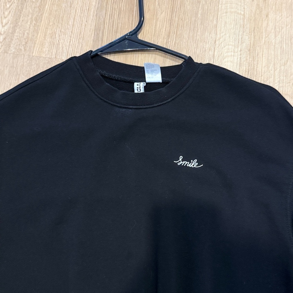 H&M Sweatshirt - Picture 3 of 4